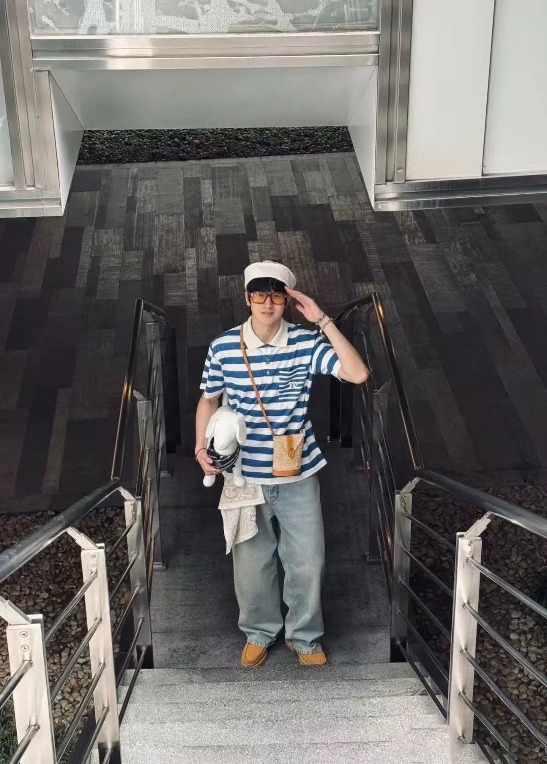 Louis Vuitton/Louis Vuitton 25Blue letter logo printed short-sleeved Louis Vuitton/Louis Vuitton blue striped polo Polo short-sleeved
